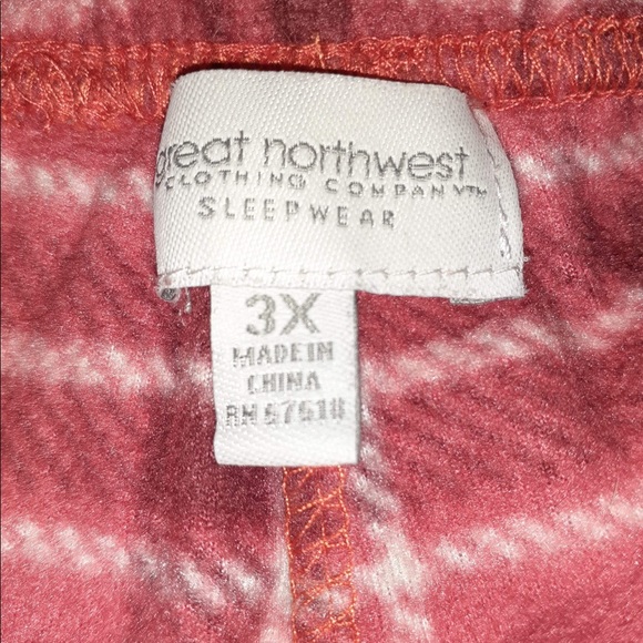 Mix of pjs - Picture 8 of 8